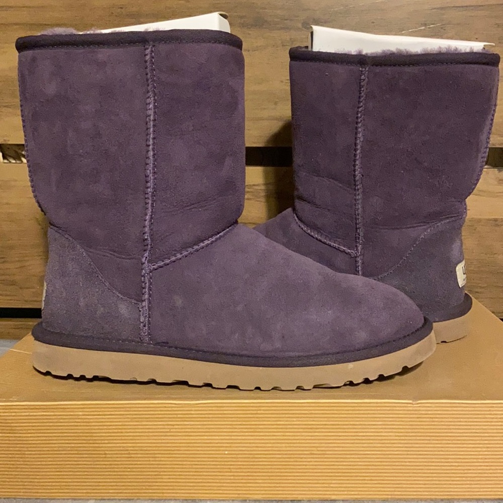 Women’s purple Ugg’s